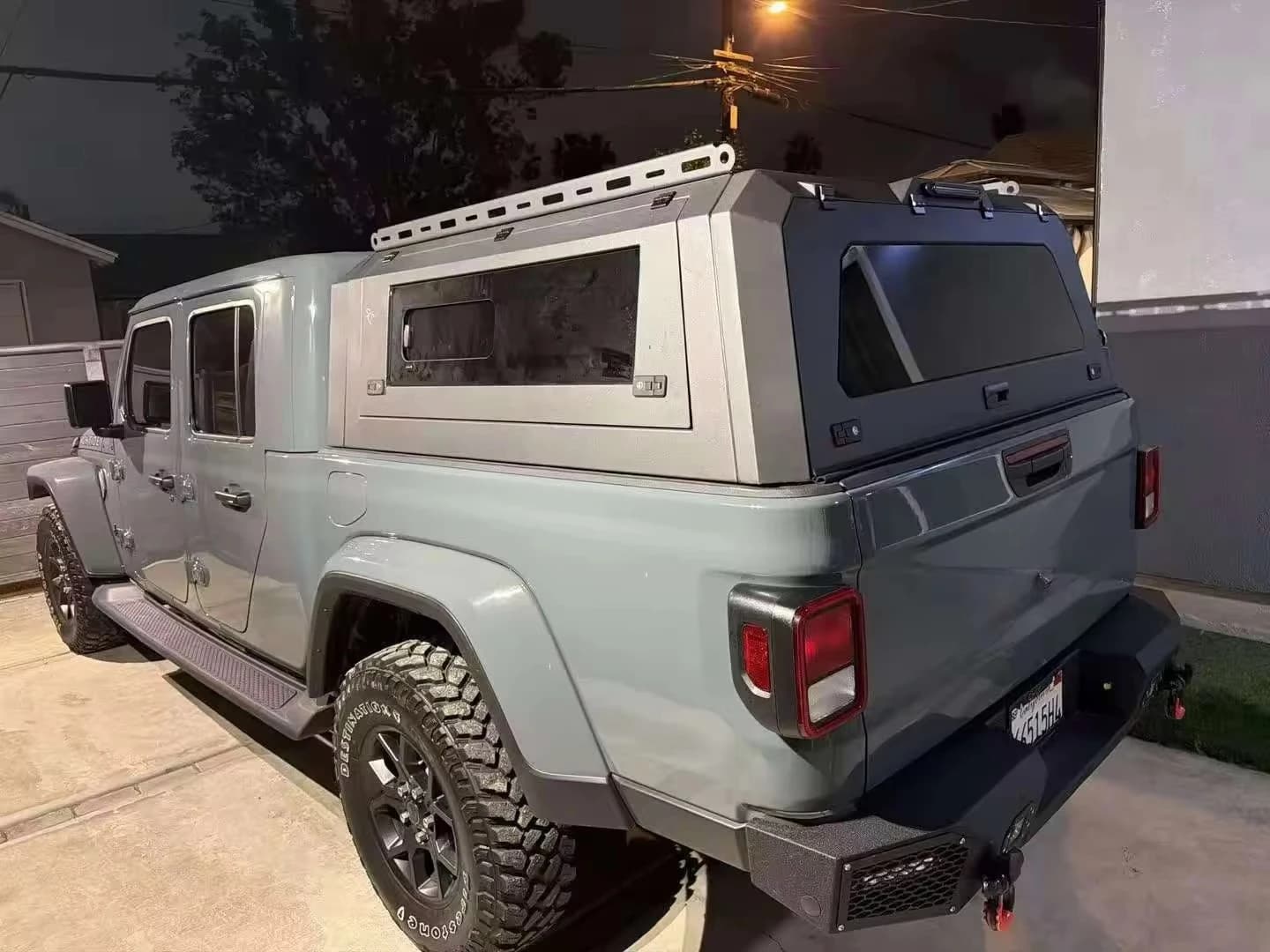 Customized Aluminum Pickup Top Canopy  Eith Both Sliding Window for Jeep Gladiator JT Camper Leakproof Anti-rusted Truck  Topper