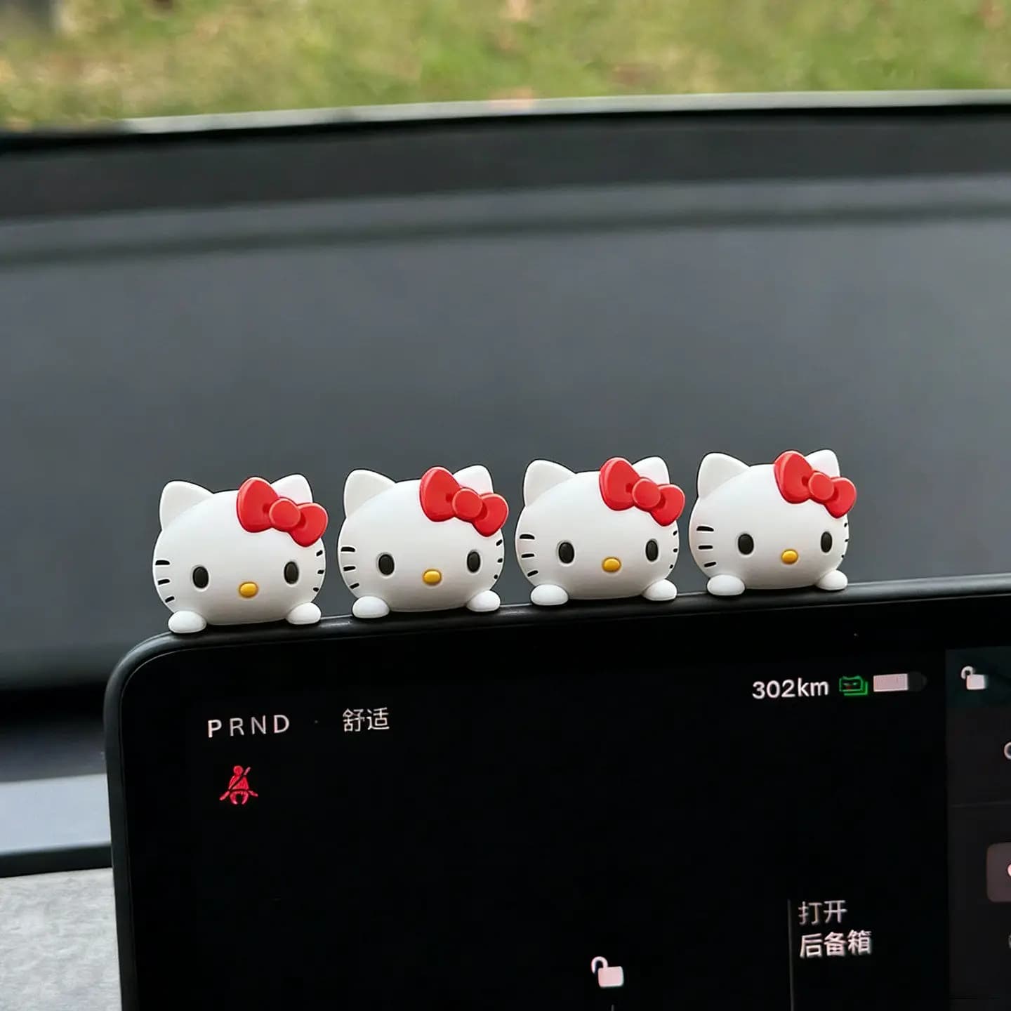 Hello Kitty Design Car Ornaments Car Center Console Ornaments Office Desk Ornaments Small Car Interior Decoration
