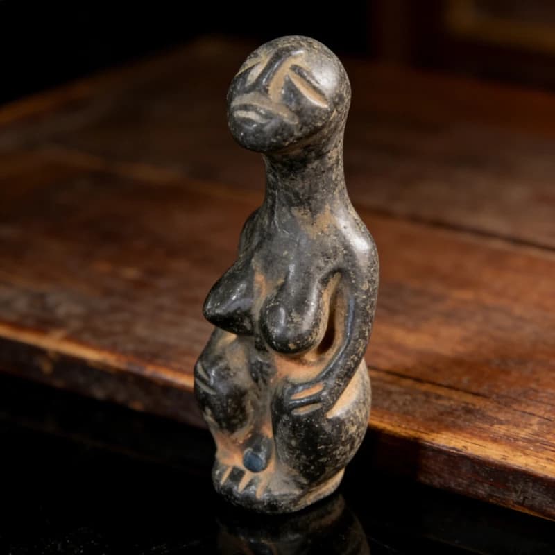 Hongshan culture archaize black iron meteorite female Hongshan people small statue