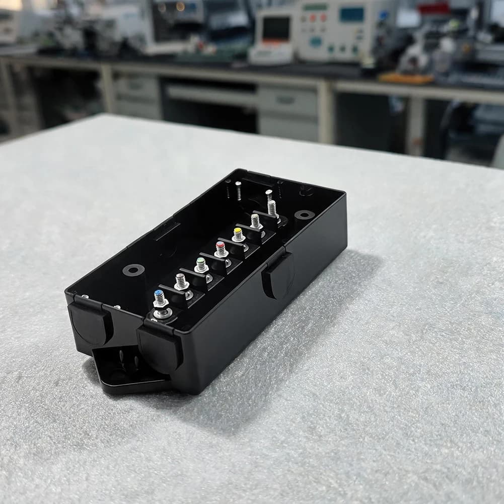 7 Way Waterproof Junction Box for RV Electrical Systems Compatible with For trailers Campervans Caravans and Boats