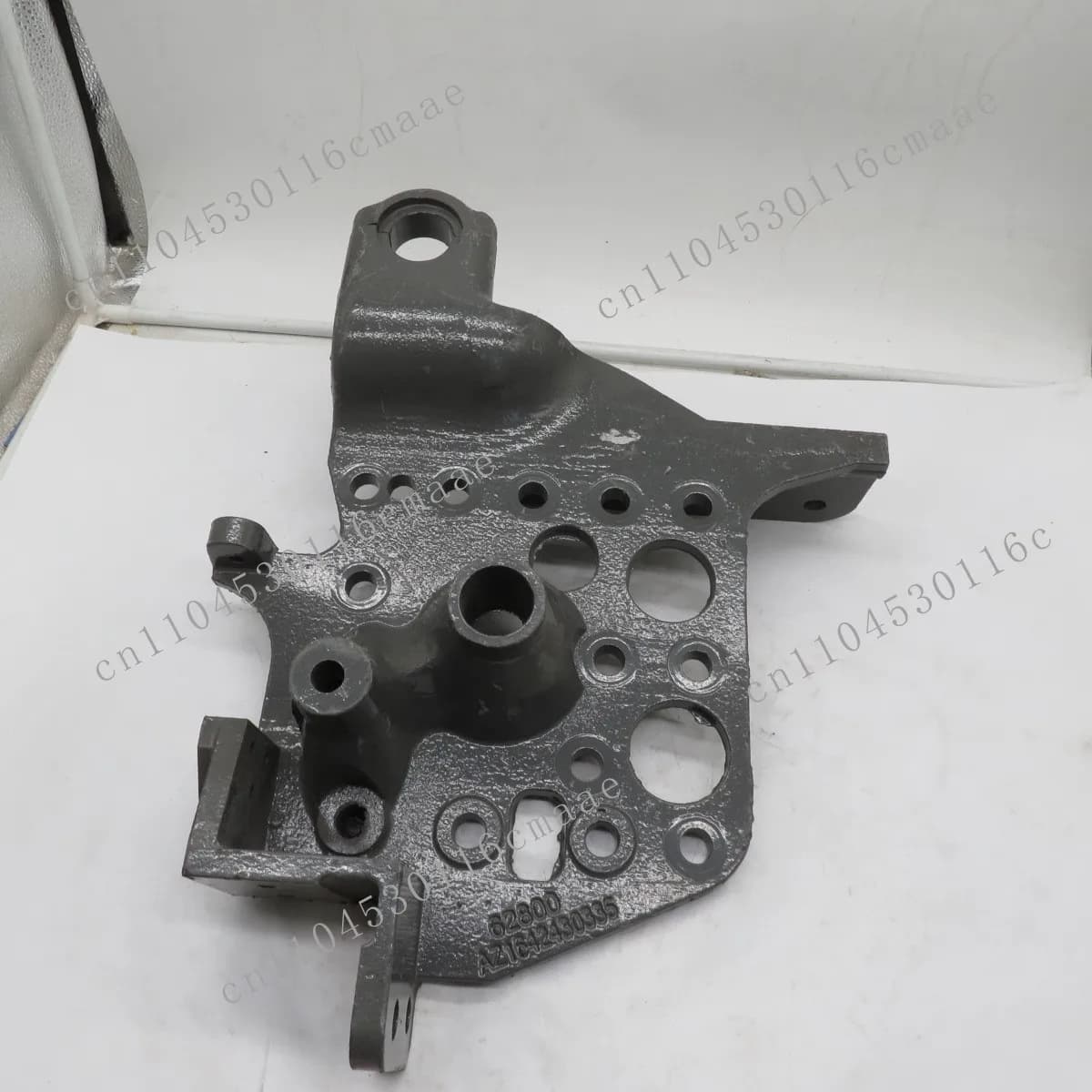 Suitable for new condition left front suspension bracket AZ1642439335