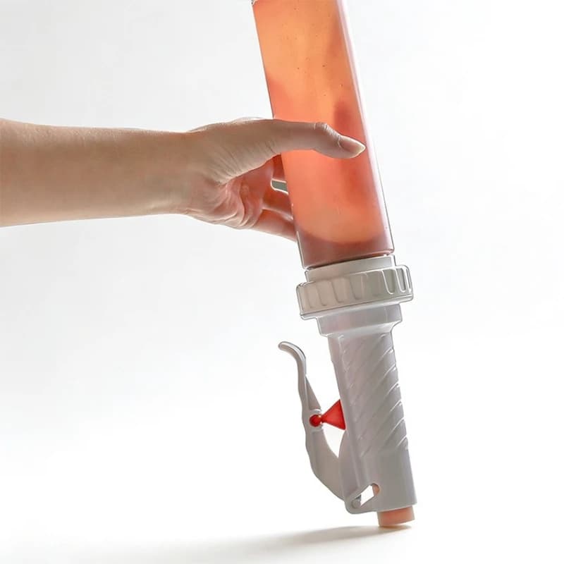 Portable sauce squeezer, inverted sauce pump, automatic opening and closing
