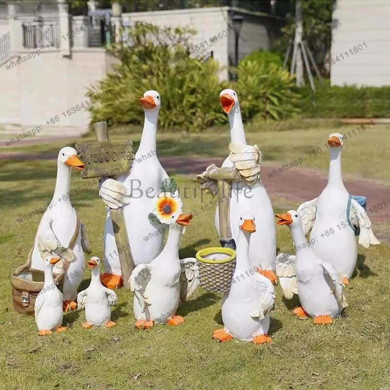 Outdoor Simulation Cartoon Duck Sculpture Fiberglass Garden Landscape Villa Courtyard Decoration Ornament