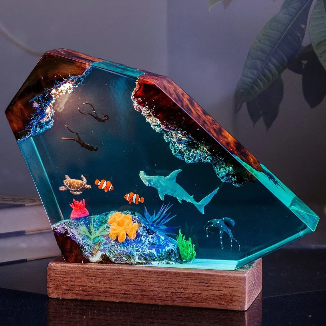 8X5 Inches Humpback Whale Diver Resin Wood Lamp Ornament Sea View Microscopic Epoxy Wood Home Decoration Handicrafts