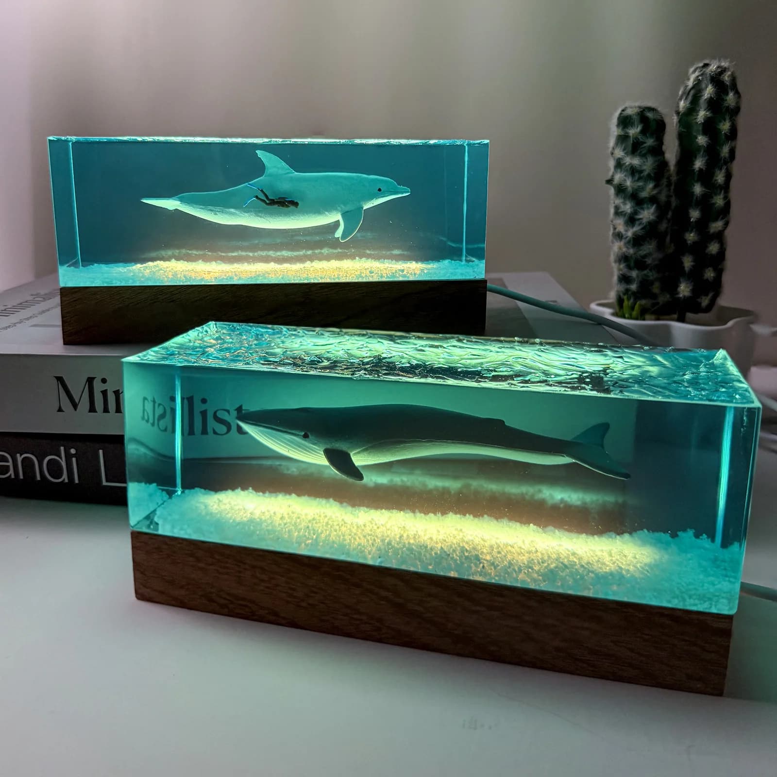 Resin ornaments, office desktop decorations, niche gifts for friends, resin whale ornaments