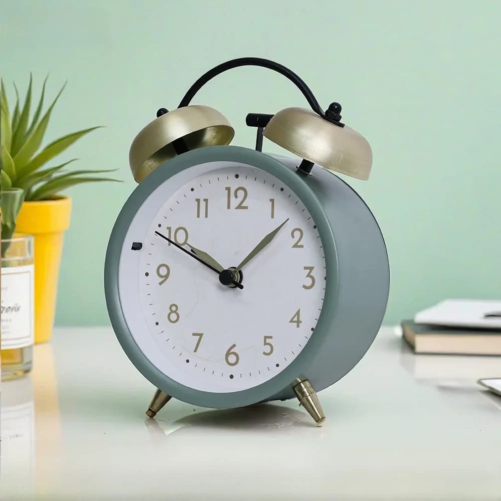 3.8-Inch Metal Alarm Clock with Big Bell Sound Student Special Silent Bedside Clock Nordic Style Pointer Display PVC Material