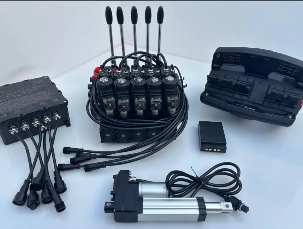 5-Channel Wireless Remote Controller with Joystick and Hydraulic Valve Configuration (with Electromagnetic Clutch)