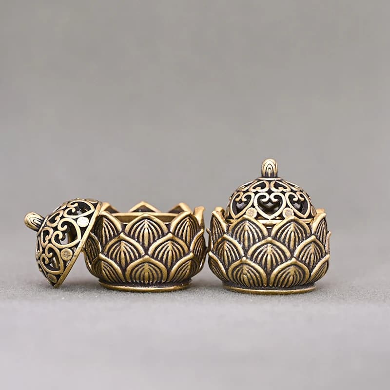 Retro Brass Lotus Incense Burner, Mini Hollowed Metal Censer, Desk Organizer, Zen-Inspired Decor Gift for Home or Tea Room