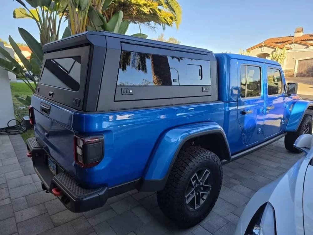 XINYI Customized Truck Topper Pickup Cover for Jeep Gladiator JT - Durable Protection with Stylish Design