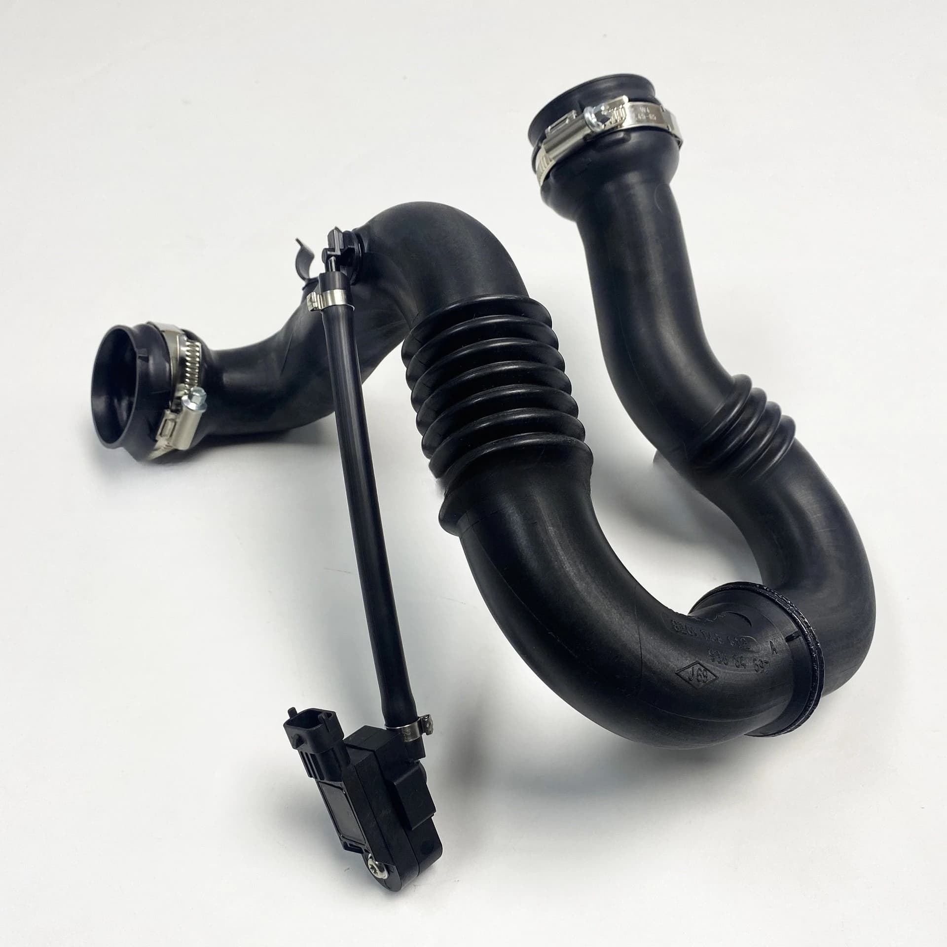 Accessories FactorySuitable for Air Intake Pipes of Automotive Parts  93864697 8200470985 8201068612