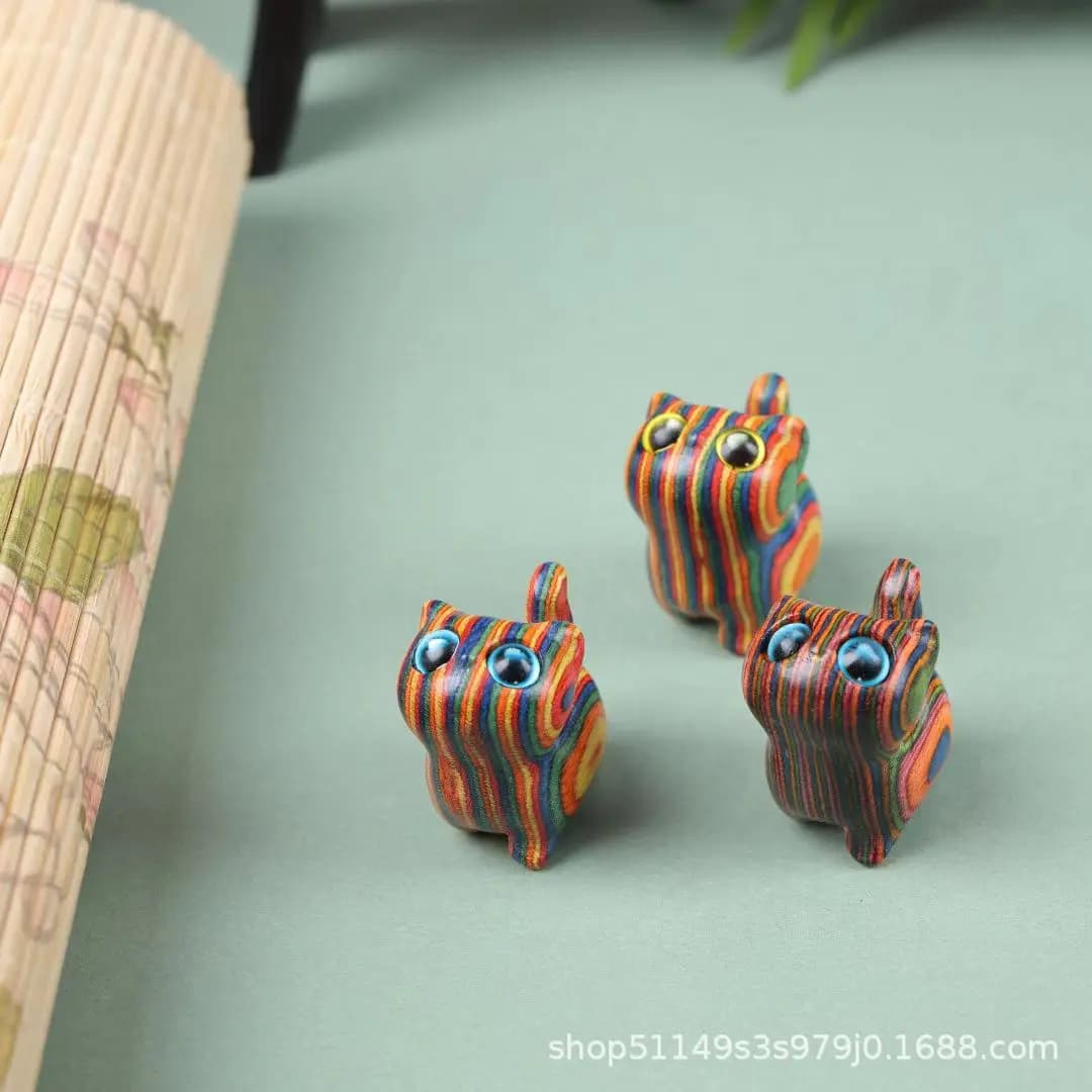 Rainbow Cat Carved Hand Piece Figurine Cute Animal Car Dashboard Ornament Creative Simple Desktop Birthday Gift Decor