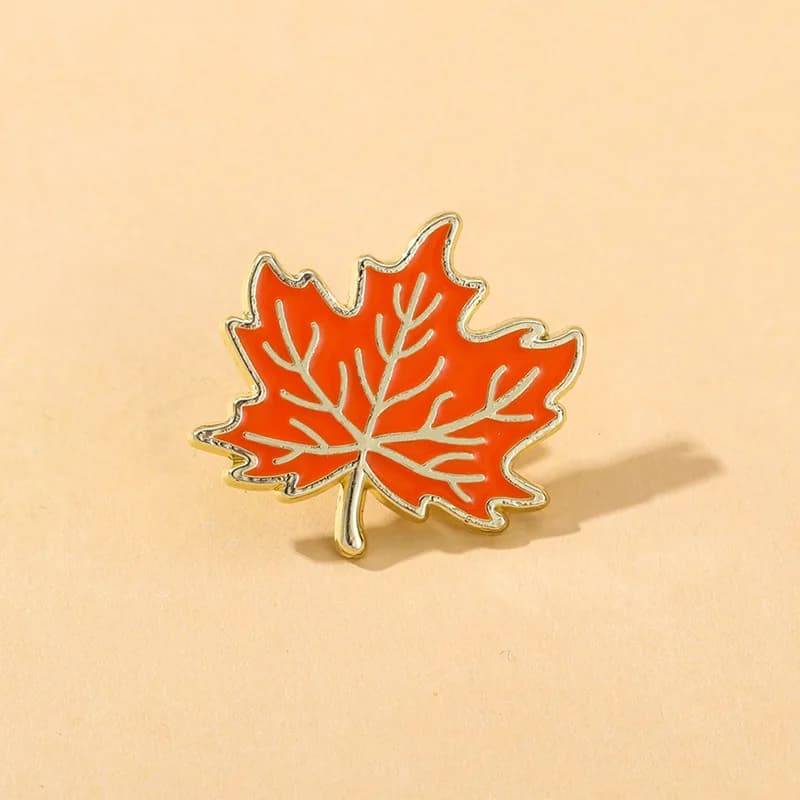 Cute Cartoon Metal Oil Dropped Maple Leaf Shape Brooch Alloy Badge Pin For DIY Clothing Hat Scarf T-shirt Jeans Bags Accessories