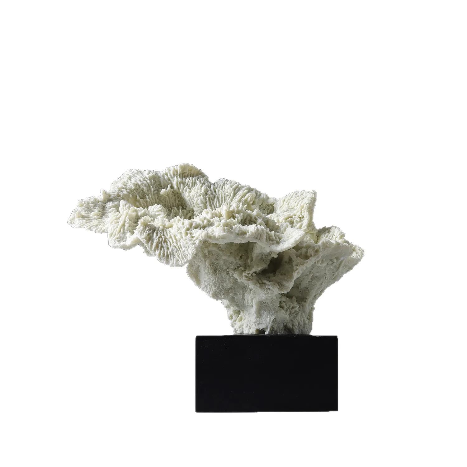 Resin simulation coral tree ornaments, modern Nordic light luxury home model room, hotel and B&B high-end decorations