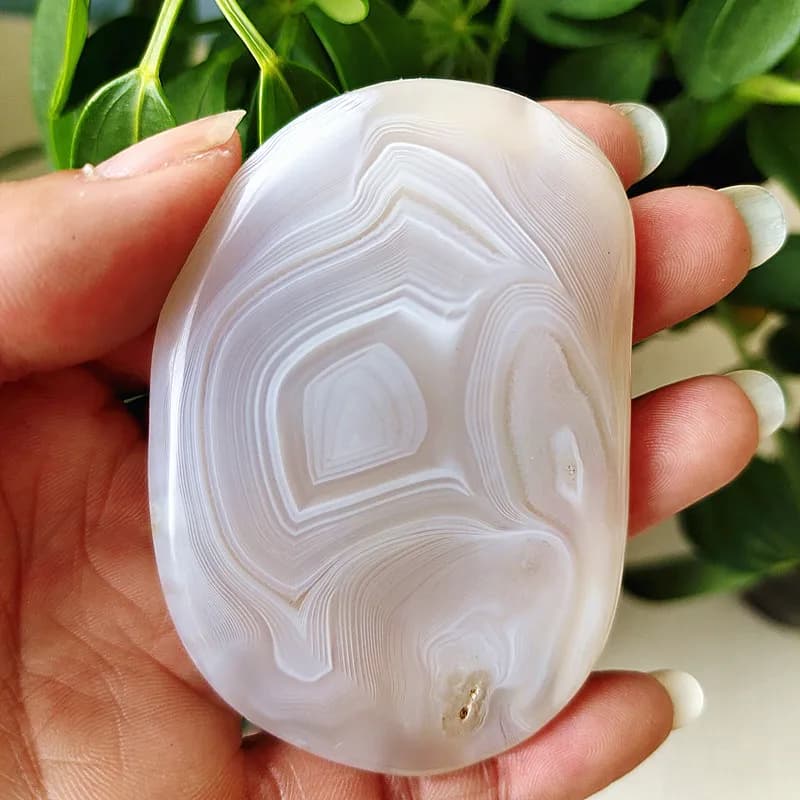 Natural Stone Lace Agate Palm Stone Spiritual Meditation Healing Yoga Exercise Feng Shui Crystal Room Ornament