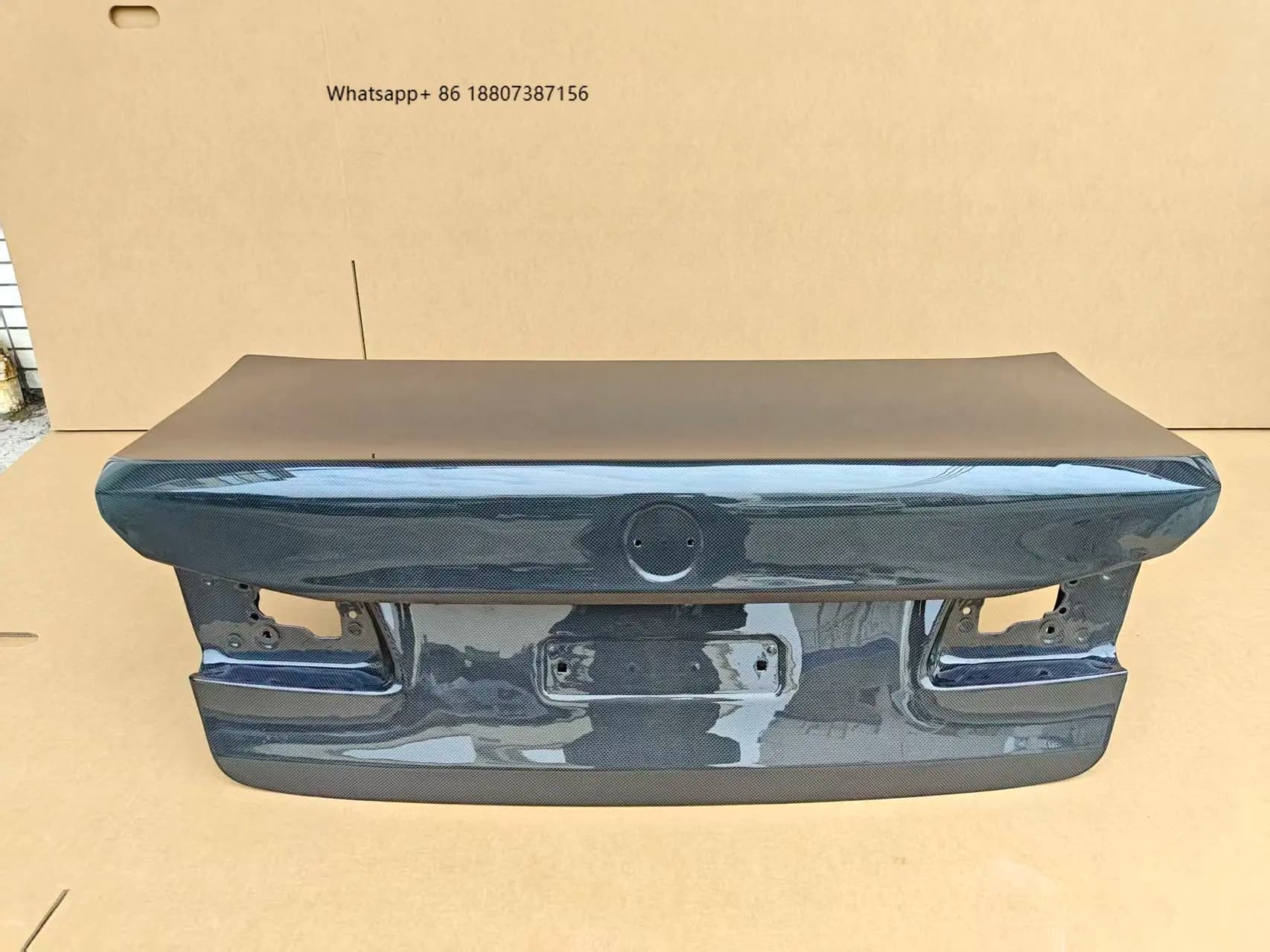 High Quality OEM Style Dry  Carbon Fiber Trunk Lid Suitable for G30 F90 M5 Rear Trunk Lid