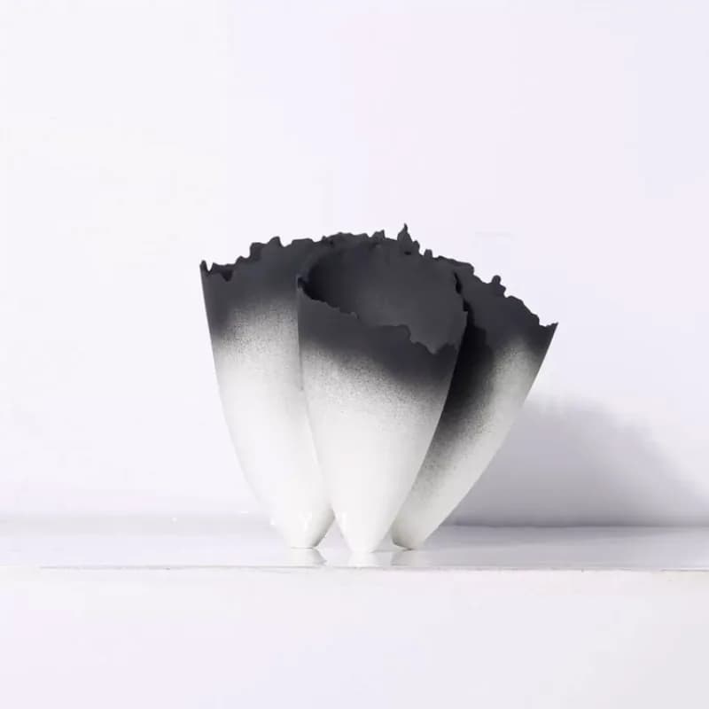 Chinese classical black and white gradual change flower device, sales department club home living room dining room flower vase