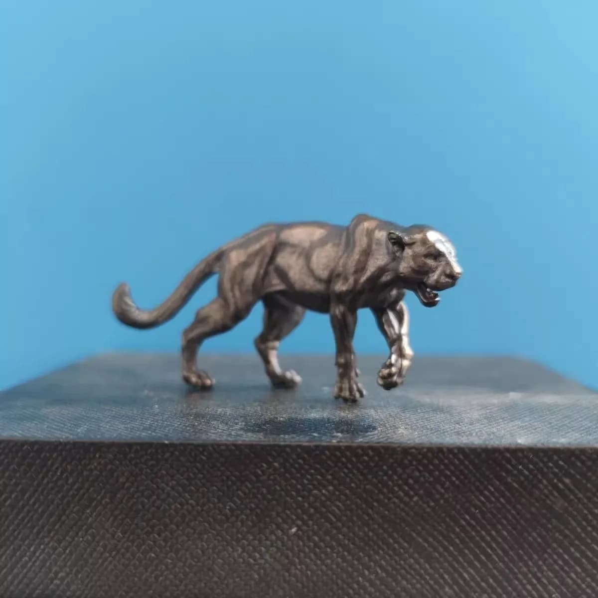 Vintage Brass Cheetah Mini Sculpture for Home Decor, Desk Ornament, Office, Living Room Decor Originality Animal Statue