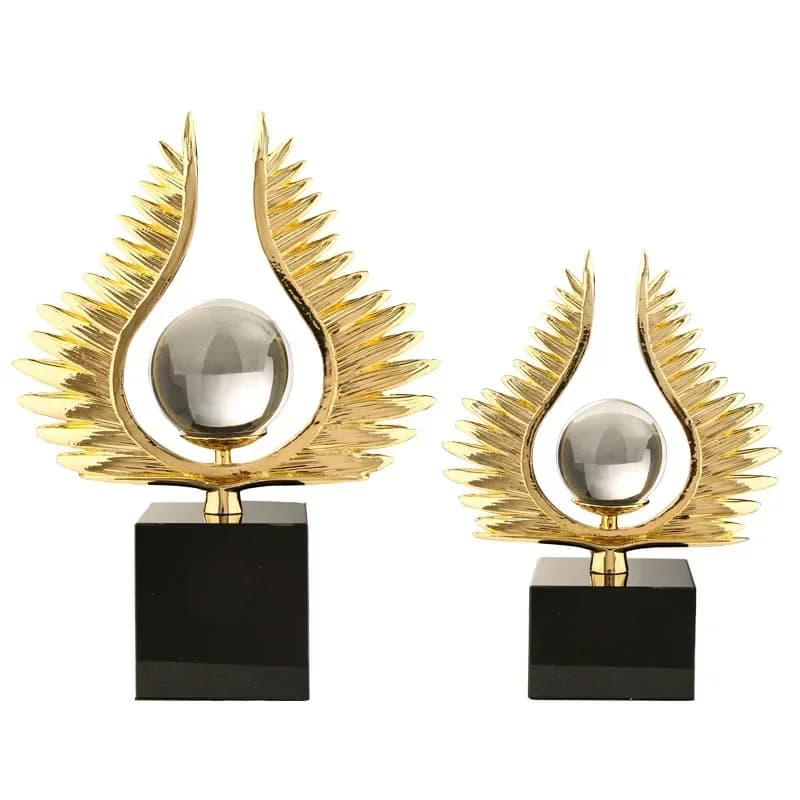 Light luxury crystal metal ornaments, high-end sense, creative home use, living room, handicrafts