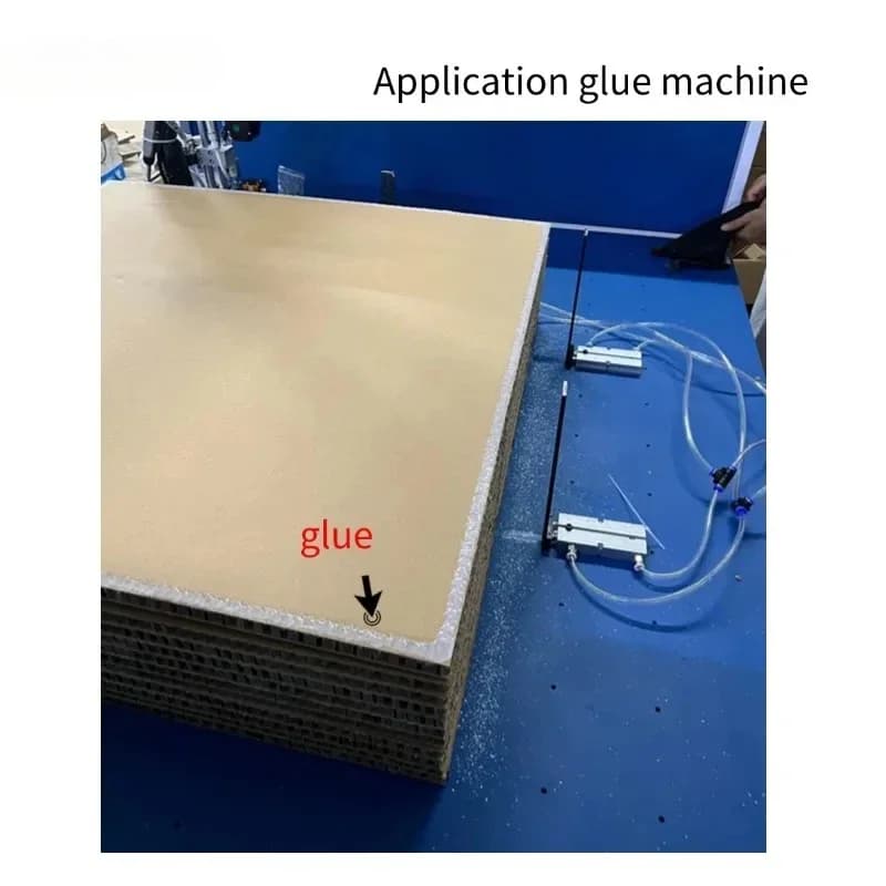 Easy To Operate Flat Spray Glue Machine Factory Independently Developed For Post Press Processing