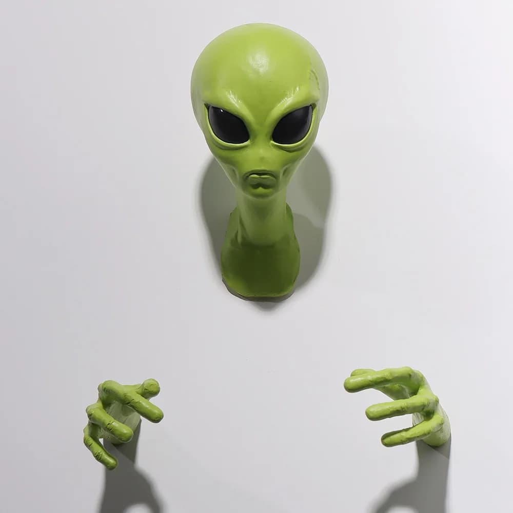 Green Alien Ufo Visitor 51 Area Extraterrestrial Organism Monster Study Living Room Wall Hanging Ornament Sci-fi Lover's Gift
