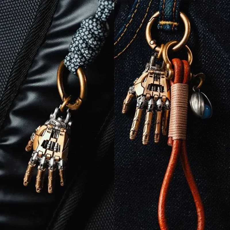 5cm Robot Hand Pendant – Mechanical Bionic Hand with Chain, Movable Finger Joints, Collectible Charm & Decorative Brooch