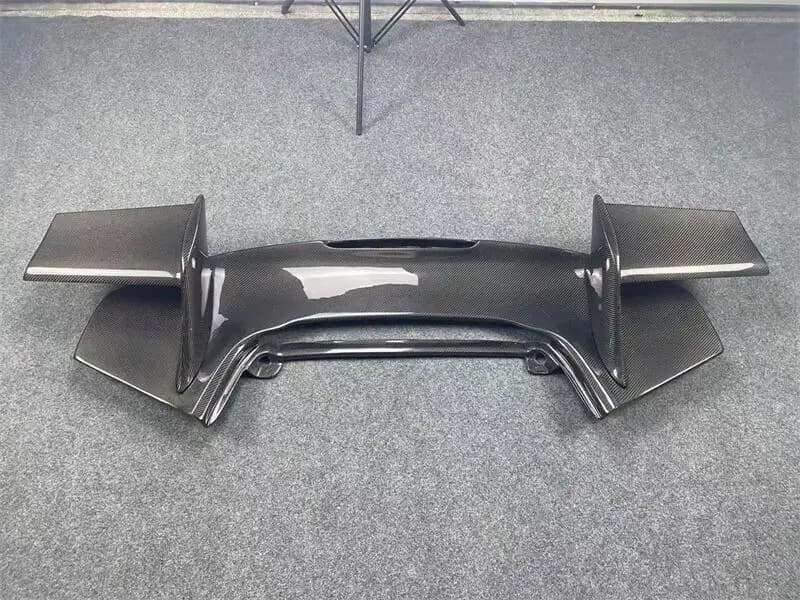 Hot Selling M-style Carbon Fiber Duck Tail Spoiler for Cars  488 Rear Spoiler wings