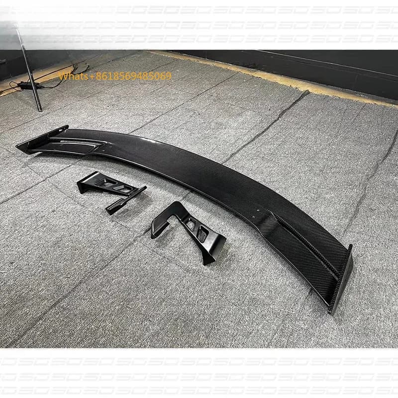 Factory Hot Selling P-Type Dry Carbon Fiber Rear Bumper Wing  R8 Rear Spoiler