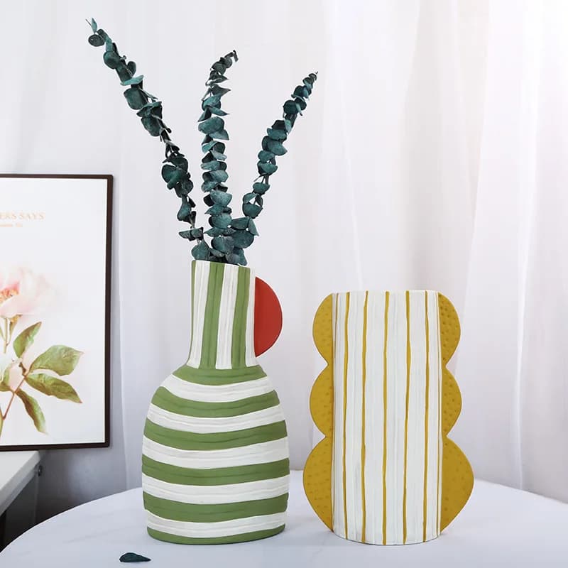 Abstract Striped Ceramic Vase Irregular Wave Ear Shape Hand Painted Color Contrast Flower Vase for Eucalyptus Dried Home Decor