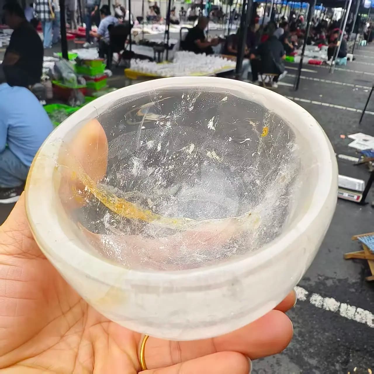 Natural White Crystal Round Bowl,White Quartz Raw Ore Polishing,Purifying And Demagnetizing Bowl, Mineral,Spiritual Energy,Thera
