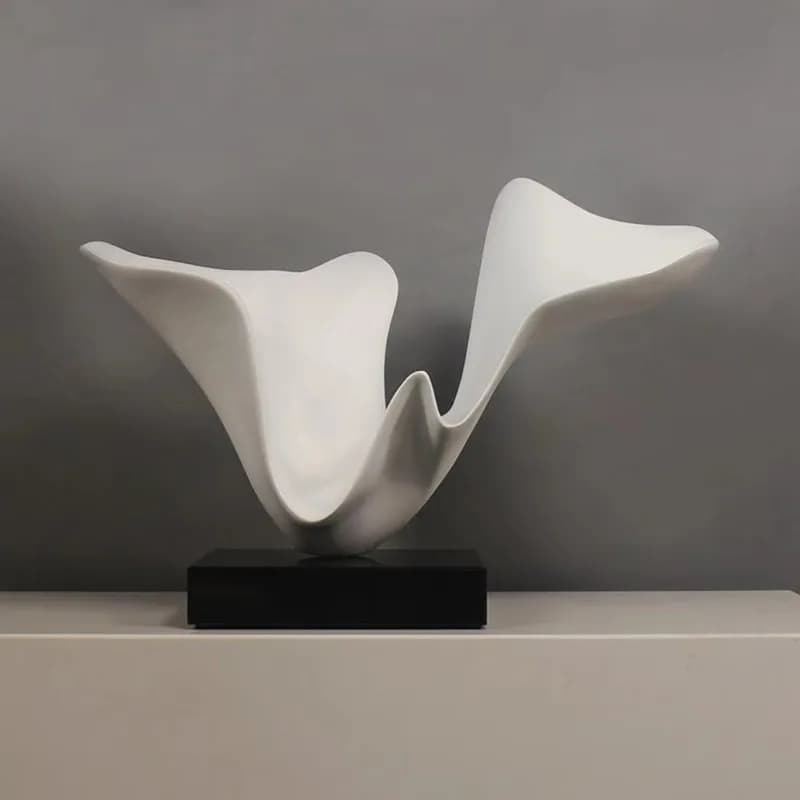Modern abstract resin sculpture handmade luxury statue home decoration, suitable for living room, entrance