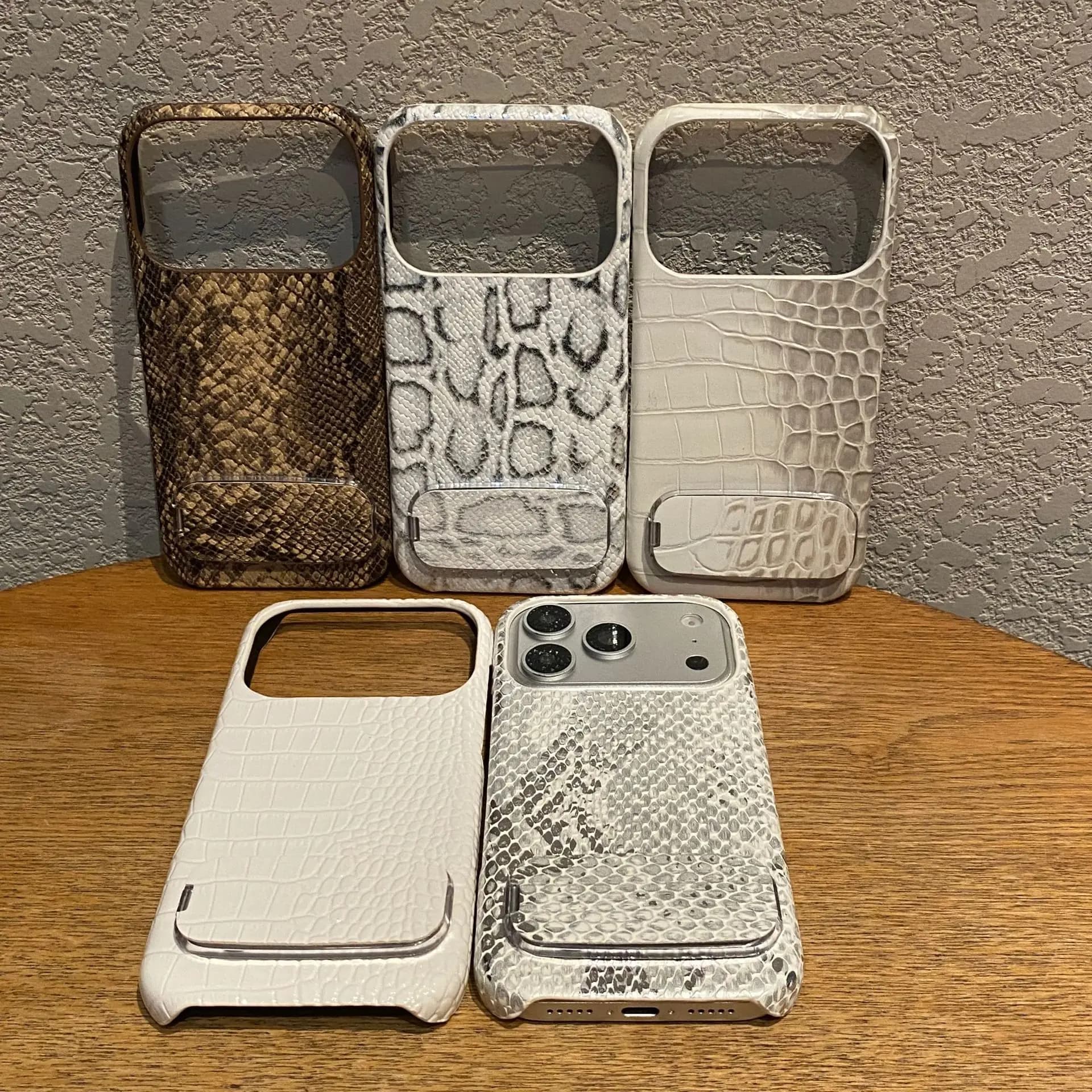 Crocodile Pattern Suitable for iPhone 17air Phone Case 16promax Portable Mirror 15pro Stand 14plus Half Pack 13 Protective Cover