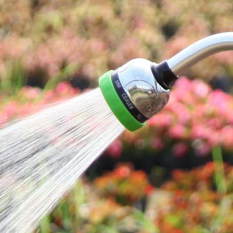 Household long pole watering nozzle, a variety of water spray showers, water gun watering vegetables watering medicin