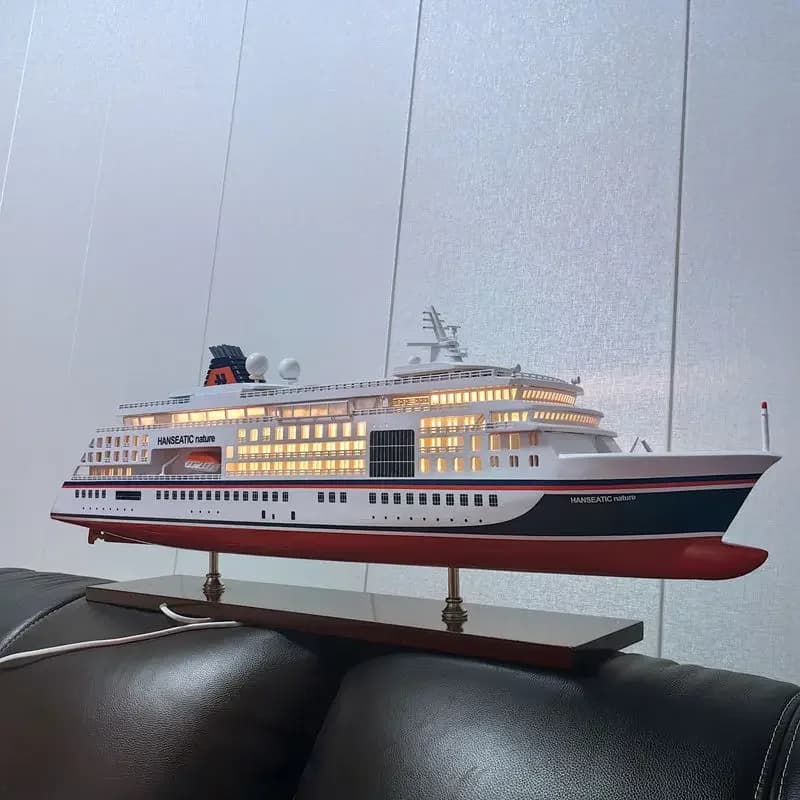 Solid wood handmade cruise travel luxury cruise ship home business hotel decoration