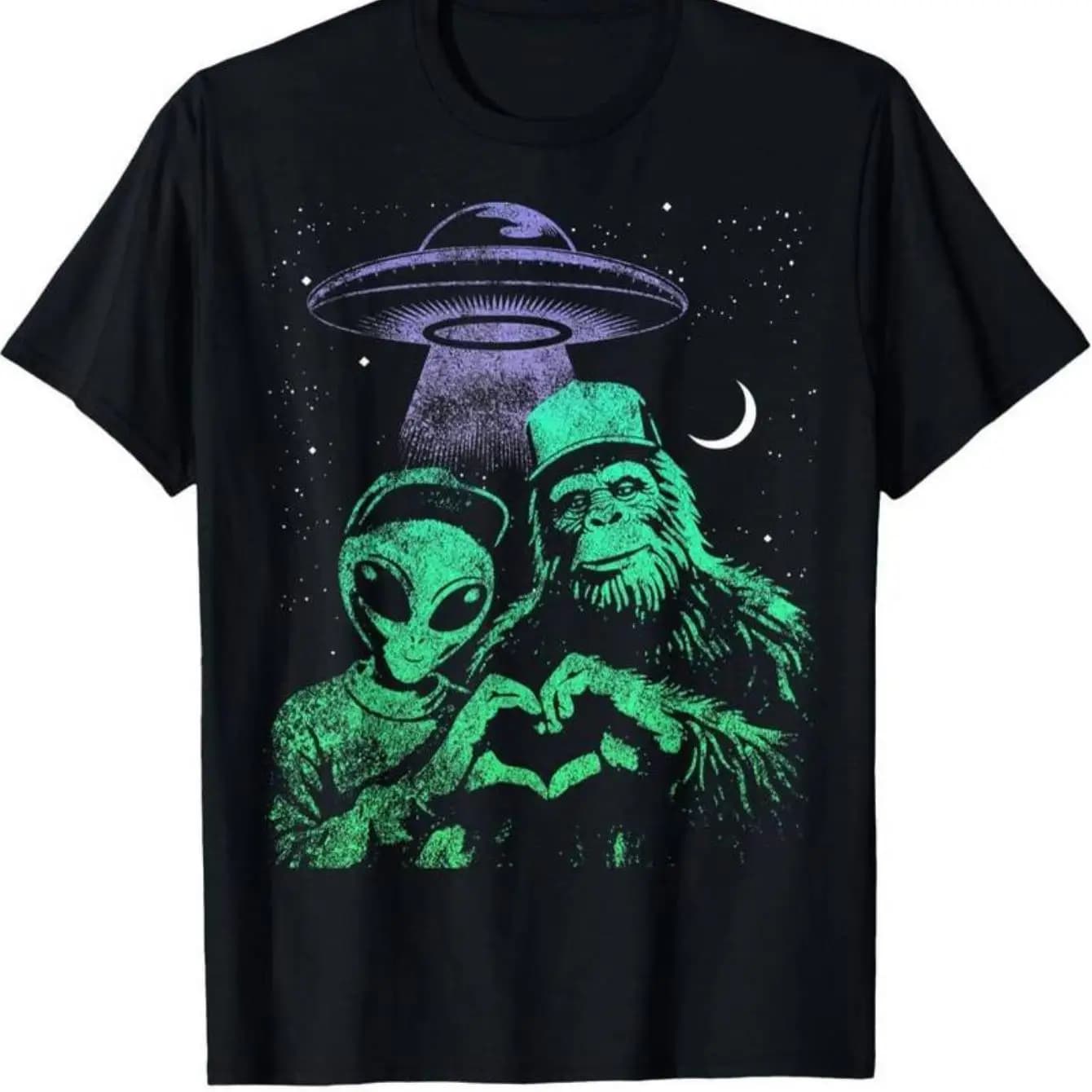 Funny Bigfoot and Alien Heart-shaped Hand Men's T-shirt 100% Cotton Black Casual Short-sleeve Tee Graphic Streetwear Summer Tops