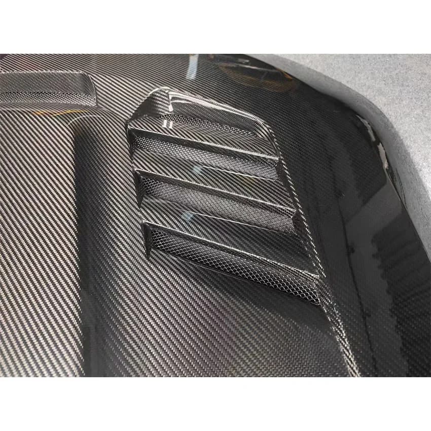 Upgrade Car Parts V Style Dry Carbon Fiber Bonnet Hood for  G87 M2 Car Body Kit