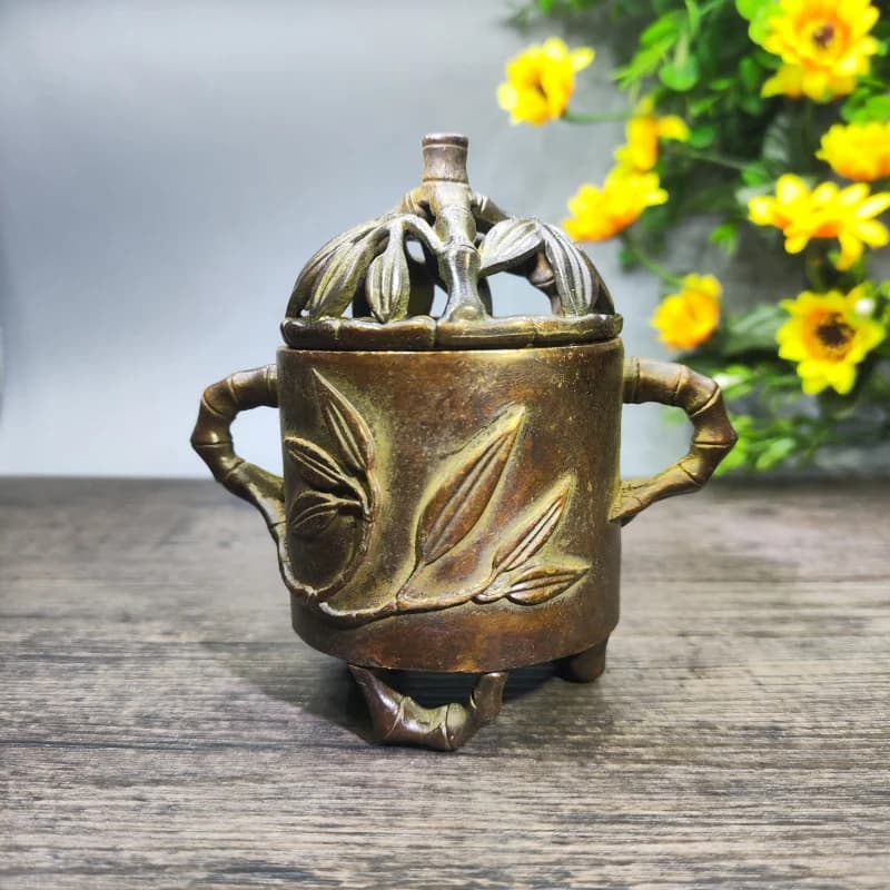 Antique-coated copper , -joint , string-pattern bamboo incense burner with lid, tea ceremony i
