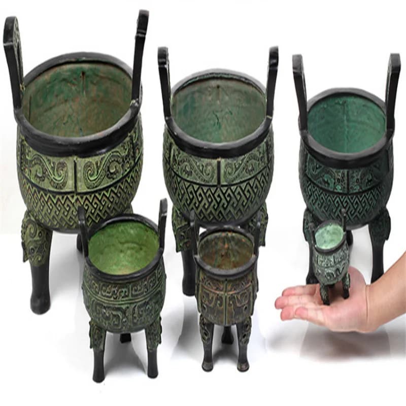 Bronze tripod ornament, three-legged incense burner Crafts