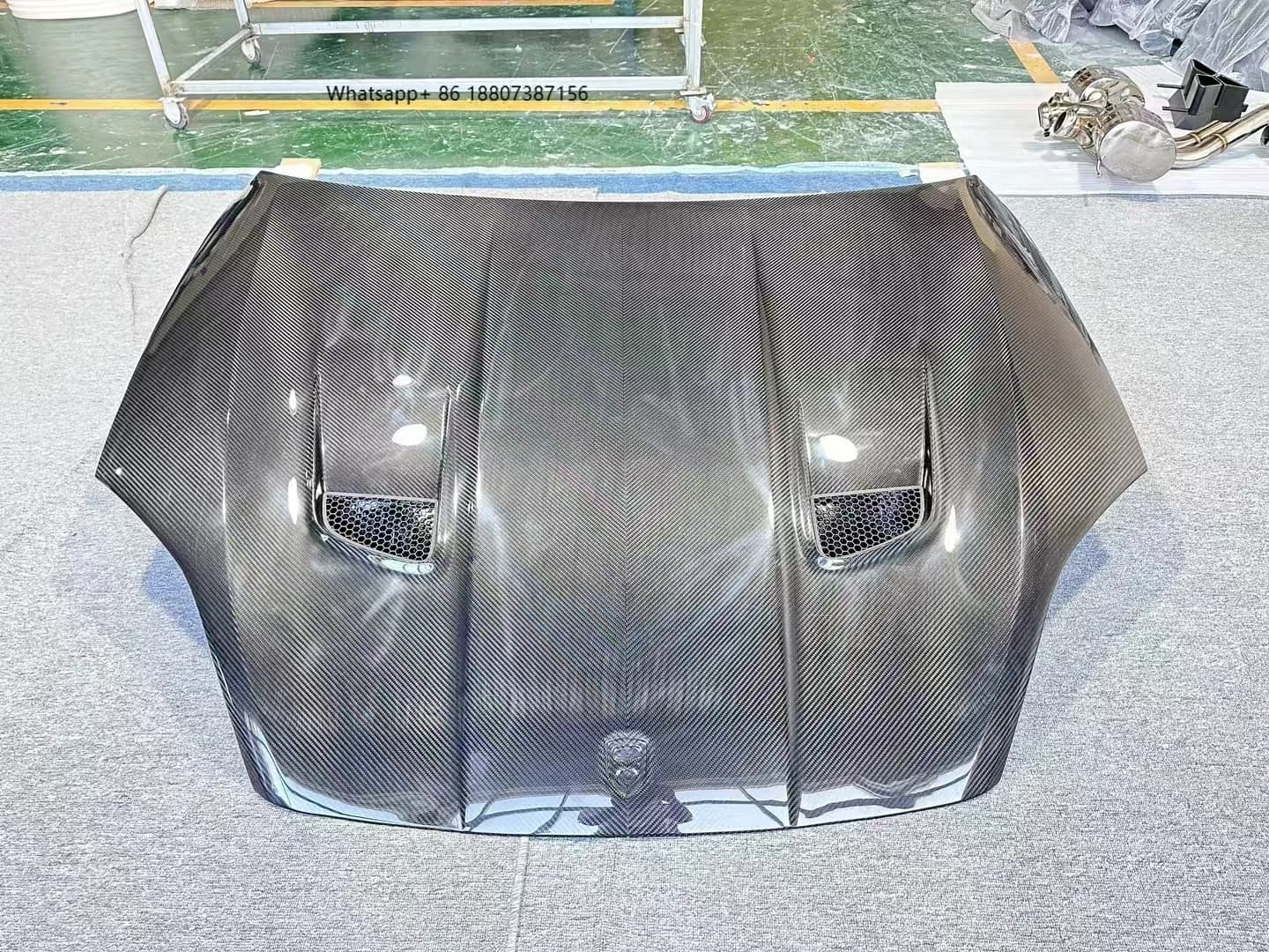 MSY Style Dry Carbon Fiber Hood for the 2024 NewPorsche Cayenne 9y0 Dry Carbon Fiber Engine Hood  Lightweight Engine Hood
