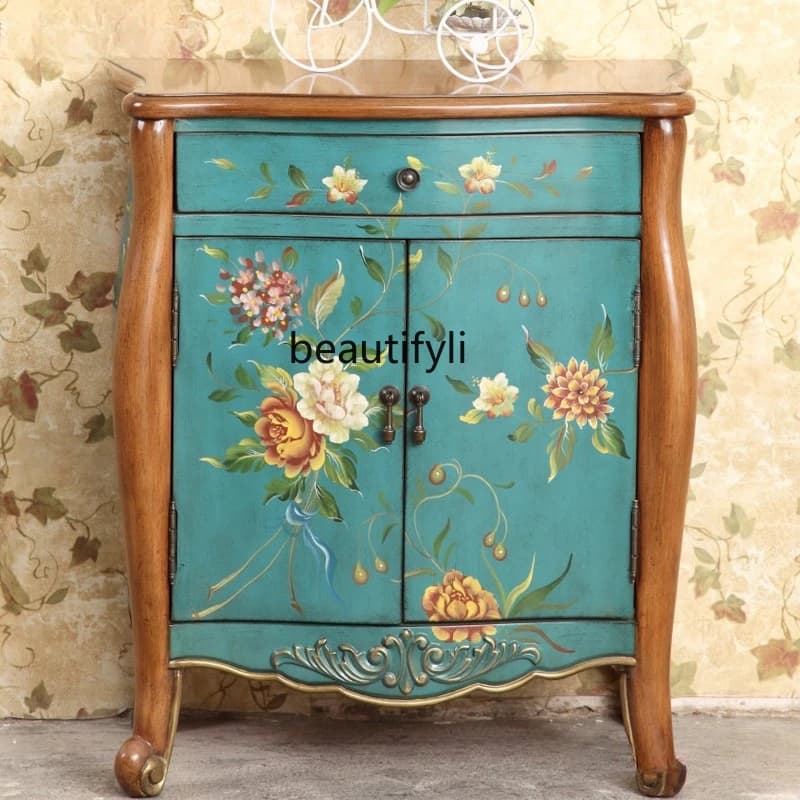American and French entrance cabinets, retro painting, a few small apartment living room cabinets next to the storage lockers