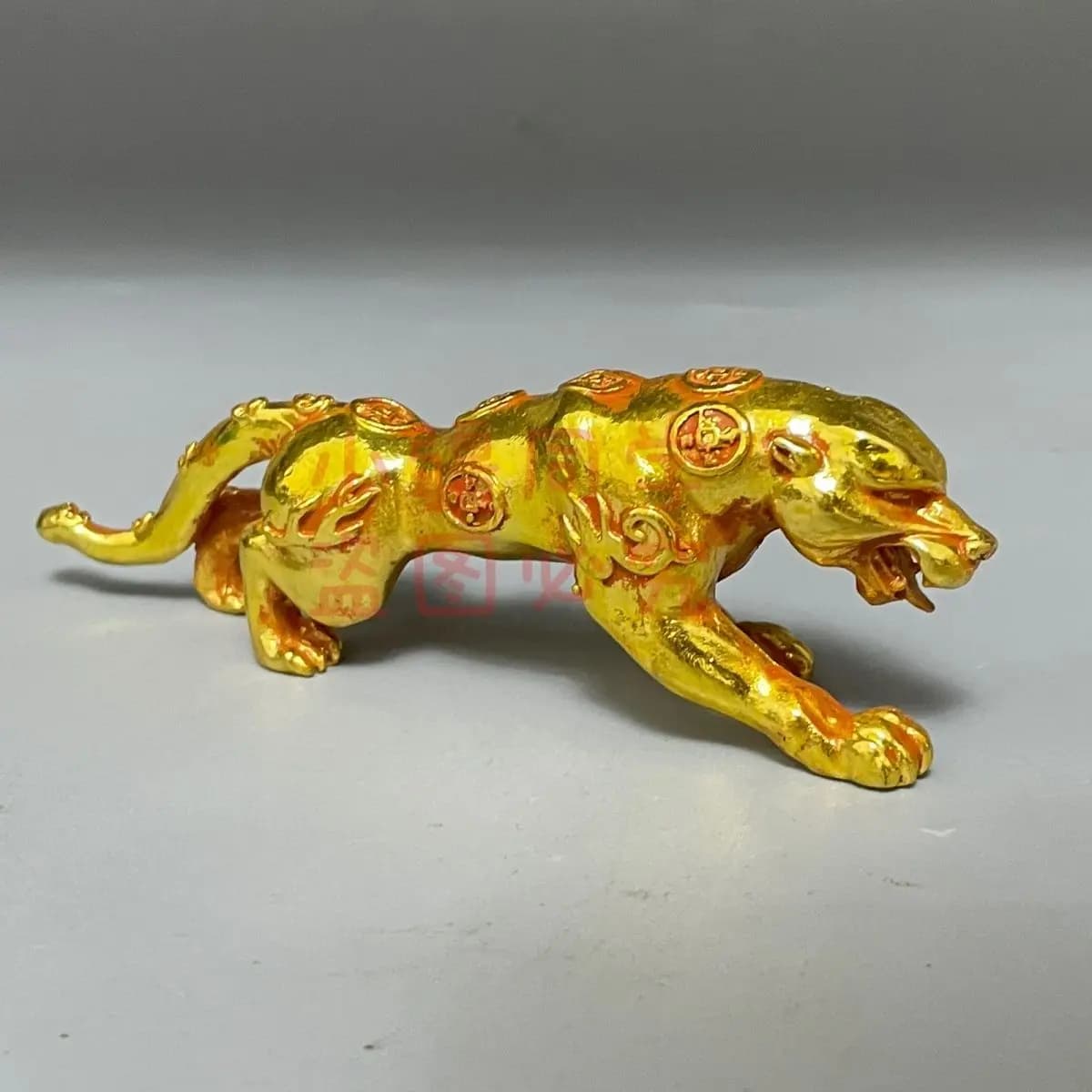 Lucky leopard desktop ornament creative men's office study crafts decorative leopard model
