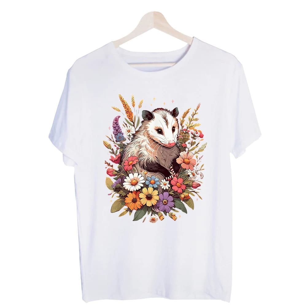 Women's Opossum and Floral Graphic Tee, Short Sleeve Crew Neck T-Shirt for Casual Daily Wear and Spring Outfits