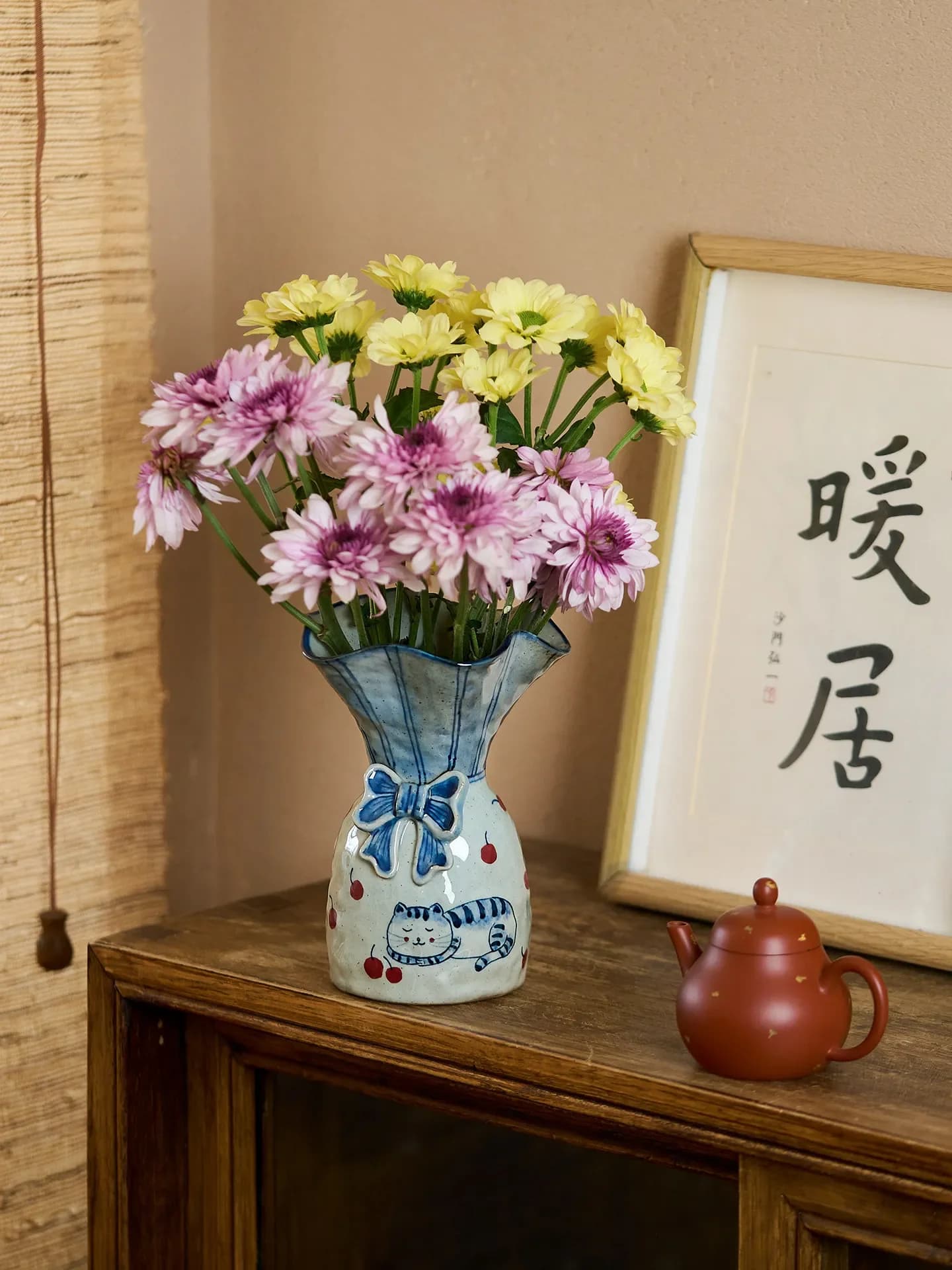 Jingdezhen Ceramic Vase With Ancient Style Hand-painted Cute Cat Creative Retro Tabletop Small Ornament