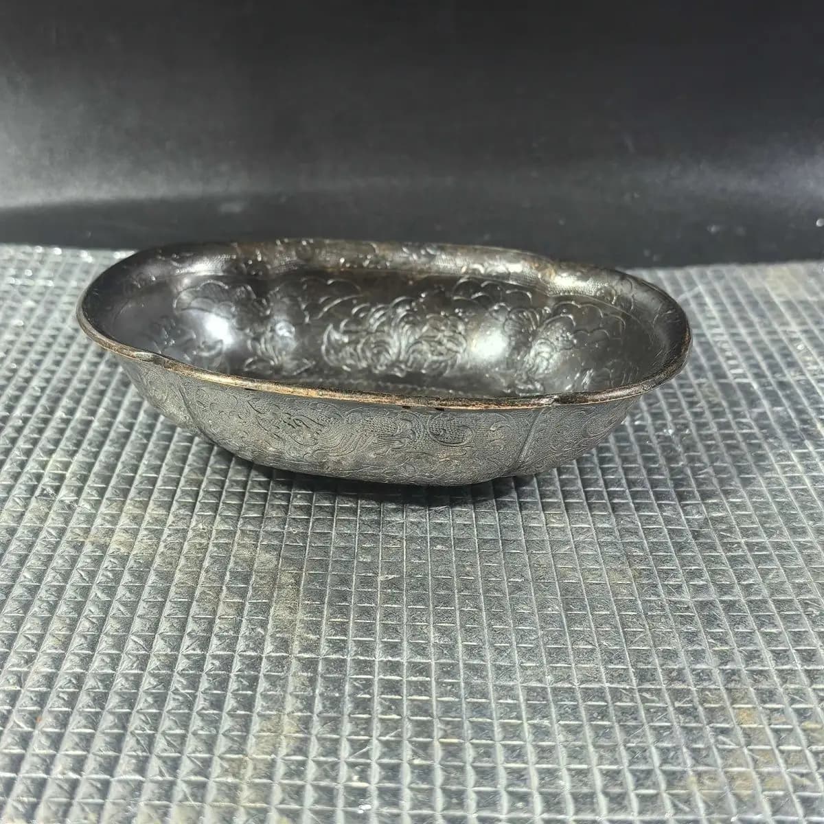 Wine ware feather cup ear cup ancient drinking silver wine glass engraved Hongyan Baoxiang flower ornament
