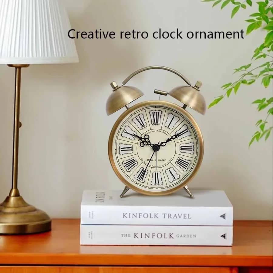 4.5-Inch Vintage Electroplated Metal Alarm Clock, Loud Ringing Alarm Clock, Clock Face with Backlight, Home Bedside Ornament