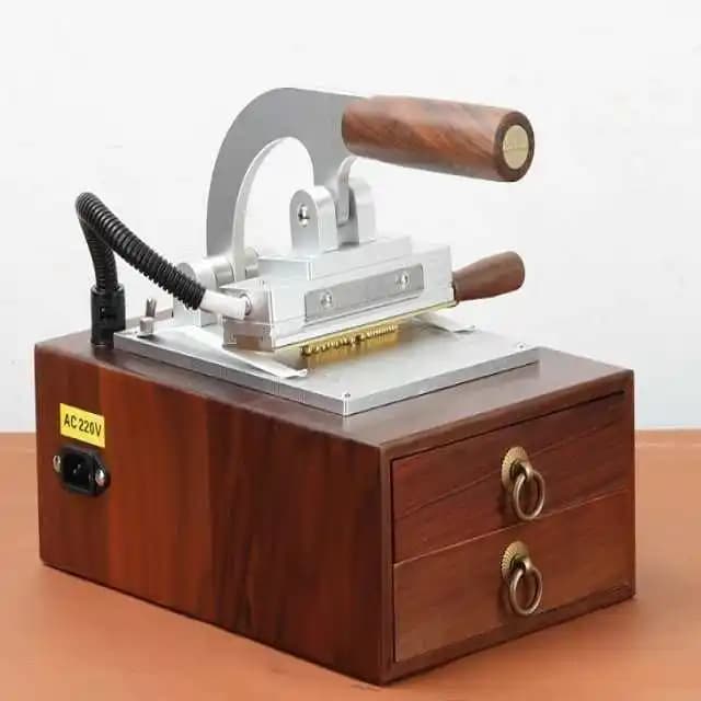 【HOT】Automatic Embossing Cutting Leather Stamping Machine Motor Alphabet Molds for Hot Press Clothing Labels Wood Paper Tags