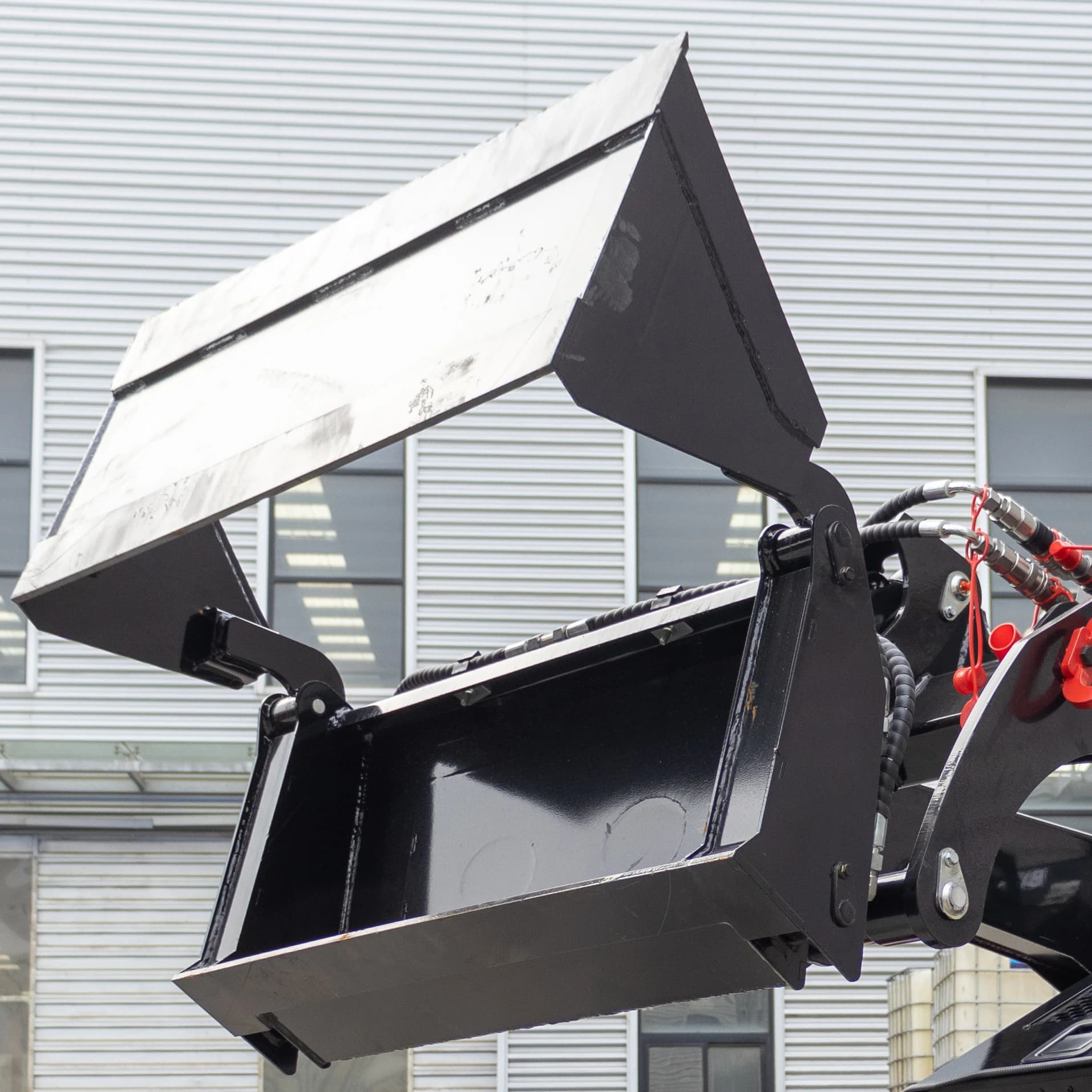 Customizable Loader Attachments Hydraulic 4 And 1 Bucket For Mini Skid Steer Loader