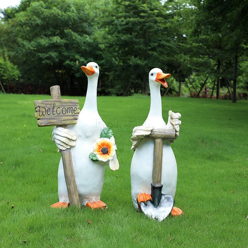 Simulation Duck Courtyard Decoration Landscape Kindergarten Resin Crafts Simulation Animal Cartoon Duck Sculpture Ornaments