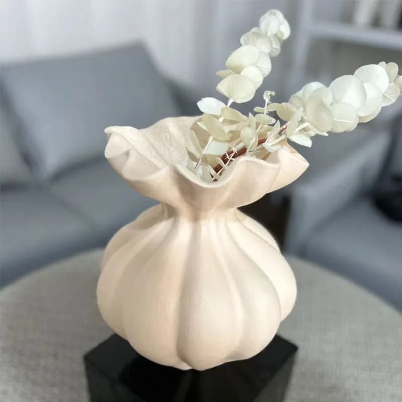 French vase high-end ornament, dining table, home furnishing, B & B hotel soft decoration, medieval retro art flower