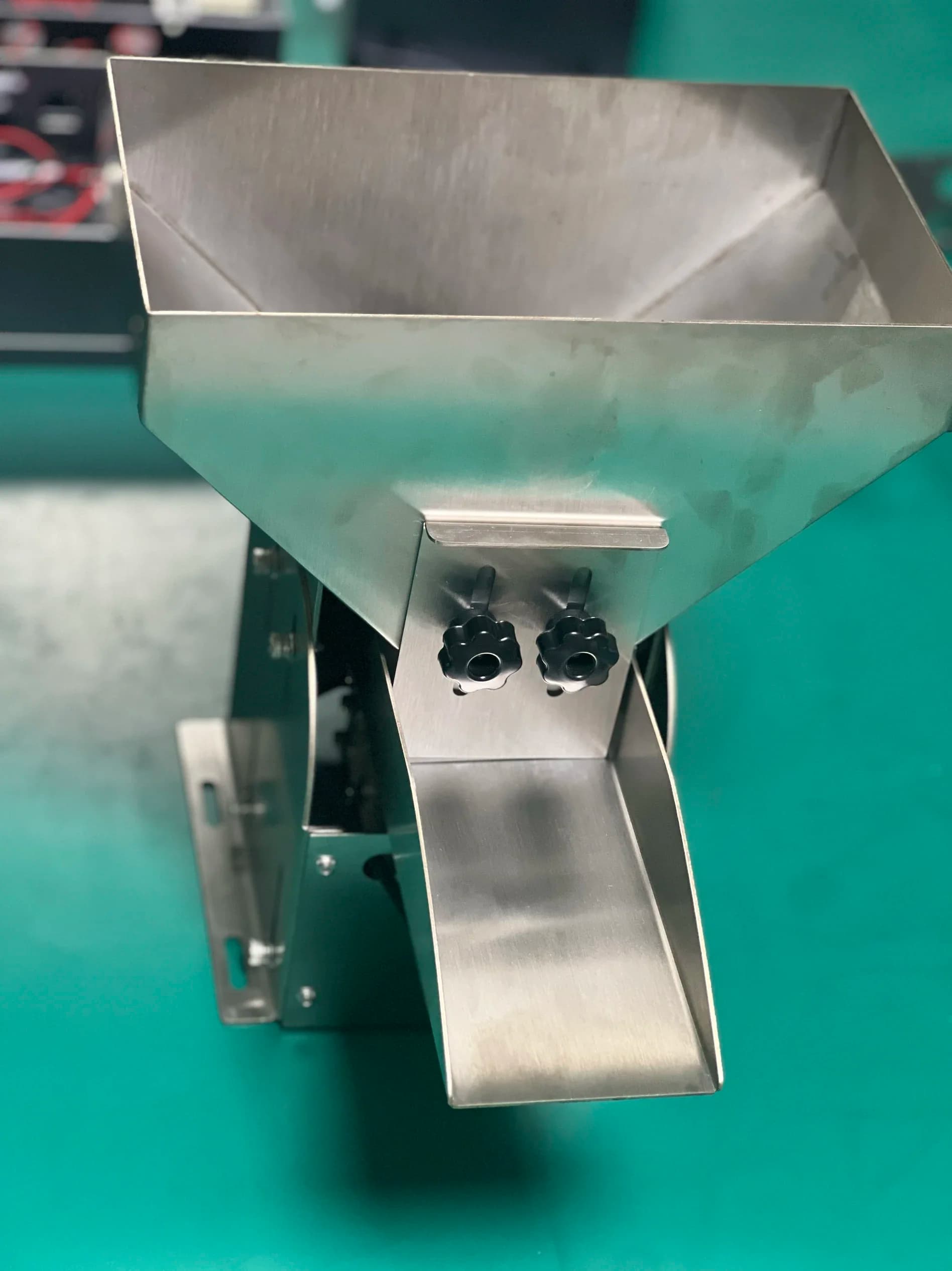 Flexible Vibration Plate Feeder Vibration Storage Bin Dedicated To Feeding