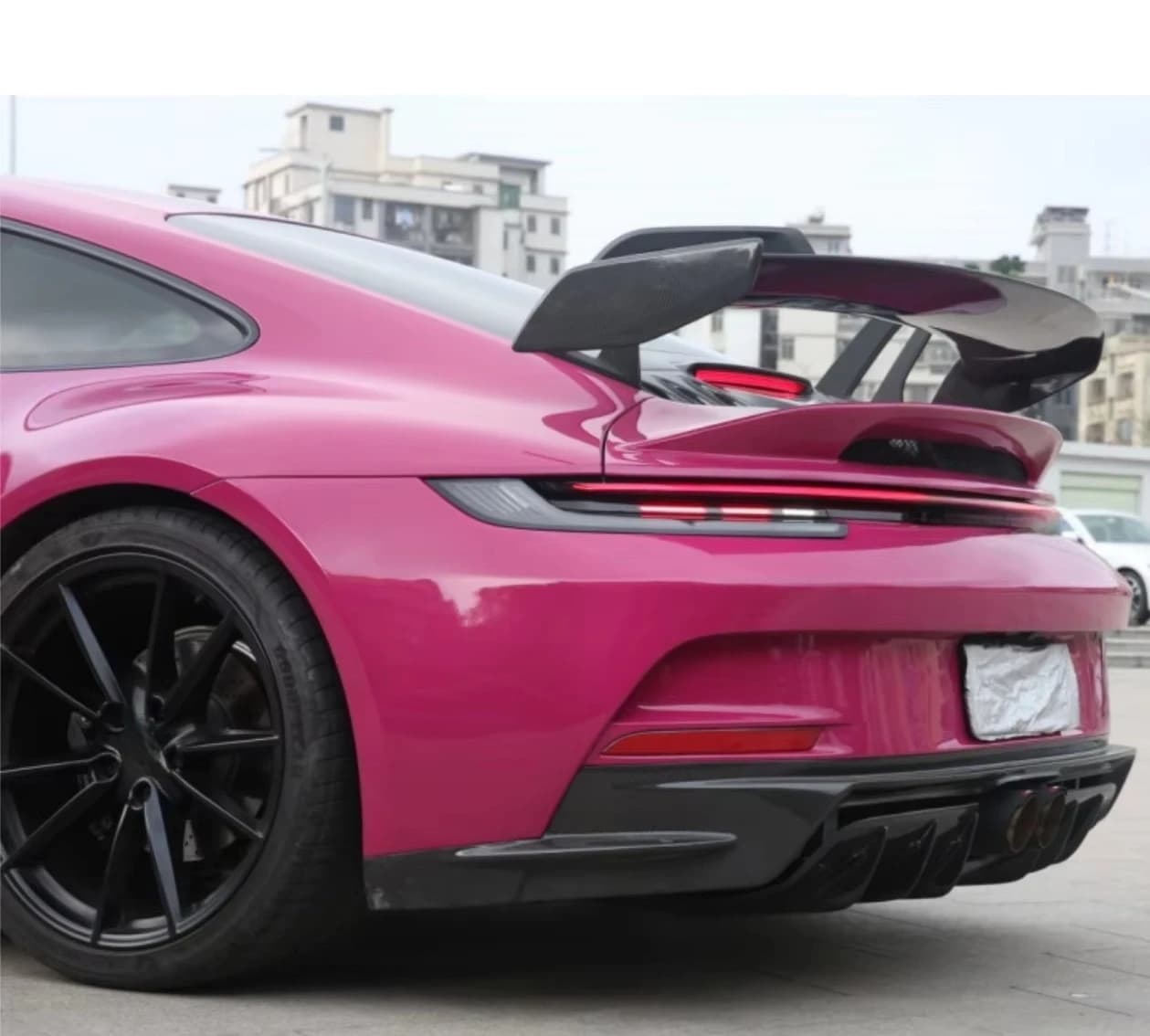 Hot Selling Product 20-23 Year 992 Car Rear Trunk Wing Suitable for 992 Dry Carbon Fiber Spoiler